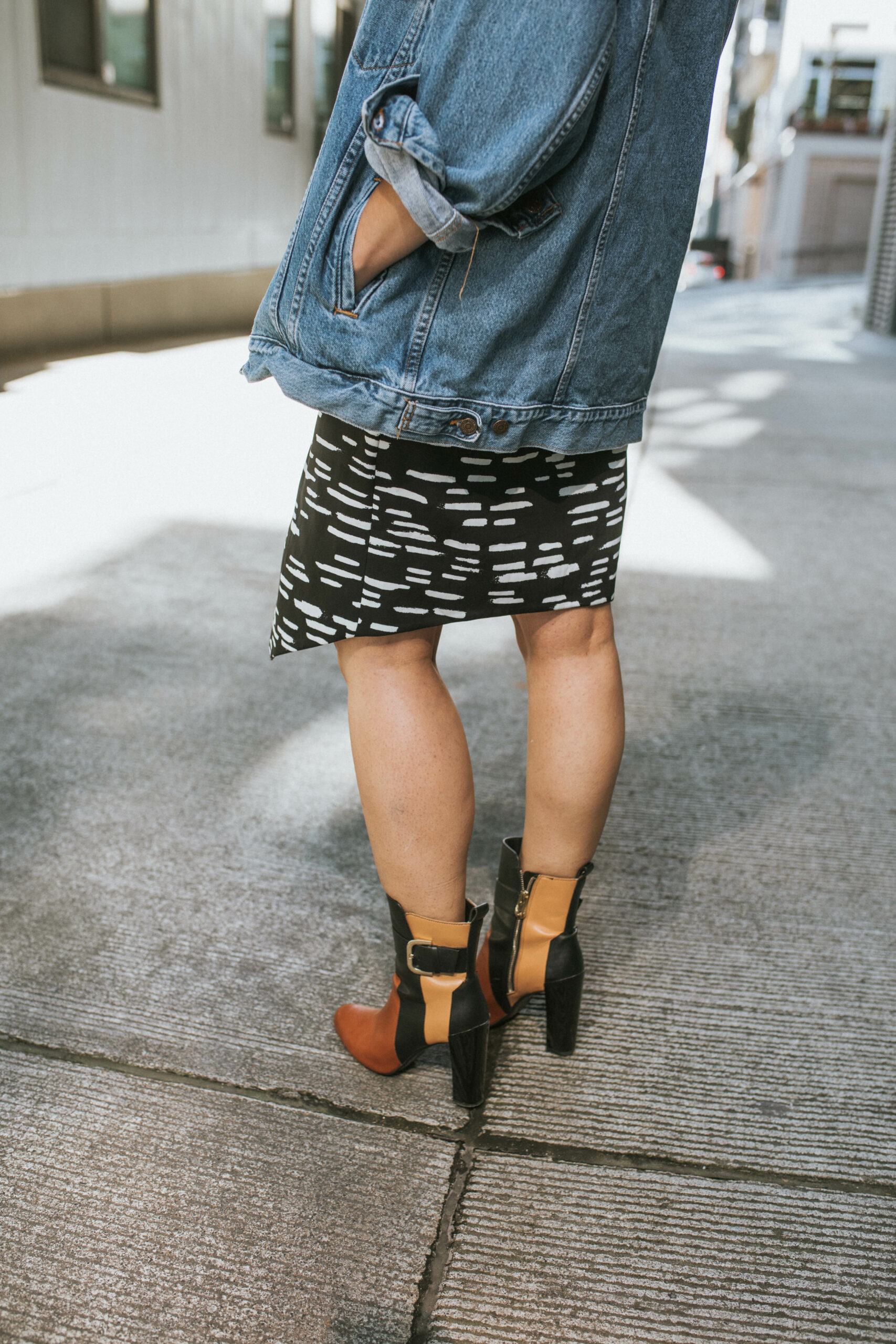 suede black skirt uterqüe ankle boots denim jacket louis vuitton bag street style  outfit 20199 – BeSugarandSpice – Fashion Blog