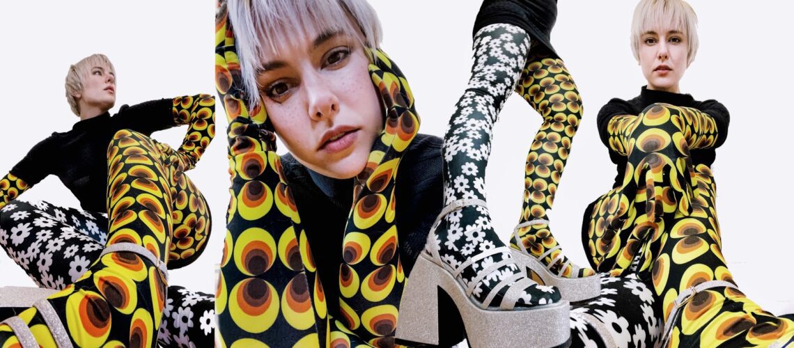 Lauren Perrin Gloves by @rebeccaineurope